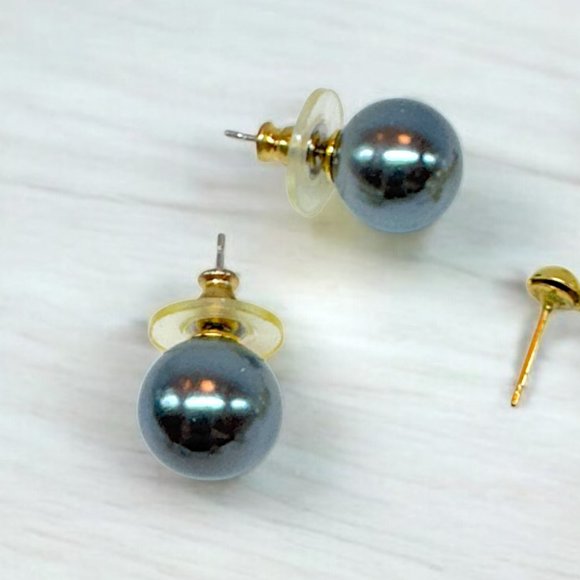 Vintage Bundle Lot of 4 Faux Pearls Pierced Earrings Ivory, Green & Greys *read* - Picture 4 of 5